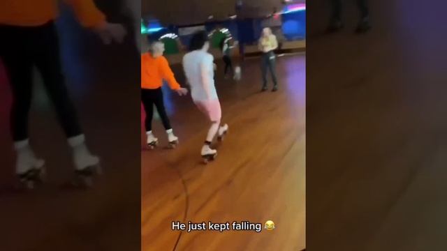 Друзья аккуратнее.
На наших улицах
 тоже бывает как на коньках ❗😂