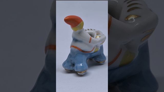 Символ детства меньше спичечного коробка