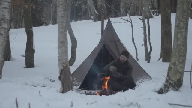 BERTRAN. Bushcraft trip - hot tent, snow, homemade axe and knife, basecamp, wildlife