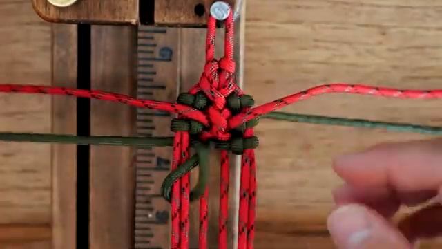 Make The Spinal Bane s Cuff Paracord Bracelet Tutorial No Buckles Knot and Loop_270p_360p