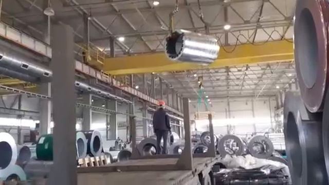 Погрузка оцинкованного рулона