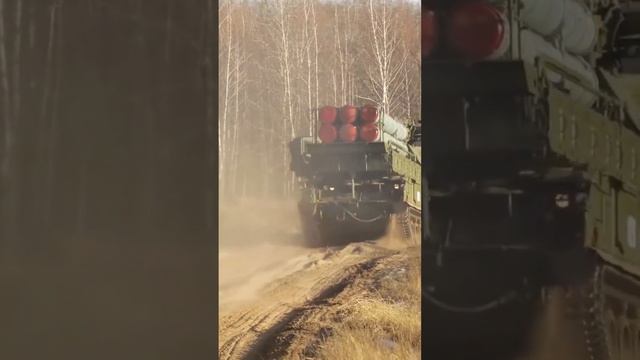 зенитчики спешат на пост на Буках