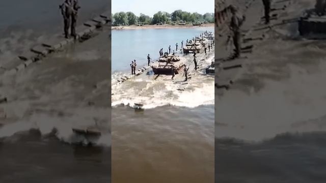 переправа танков на понтонах