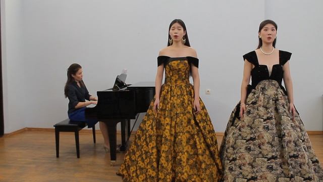 Ж. Оффенбах Баркарола из оперы "Сказки Гофмана"  исполняют Линь Юйшань и Хуан Ци