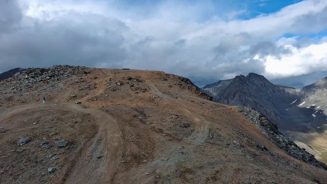 Прекраснее гор могут быть только Горы