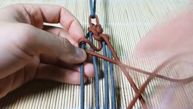 How to Make the Bane s Cuff Paracord Bracelet Tutorial_270p_360p