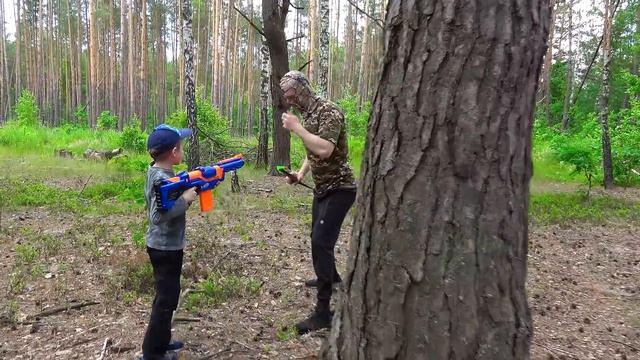 Даник и NERF против ТАЙНОГО СТРЕЛКА в маске! Развлекательное видео