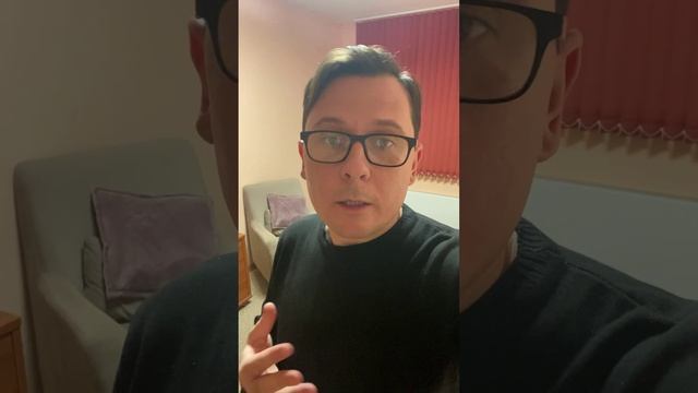 Нужно ли бросать друзей, когда появляются отношения ?