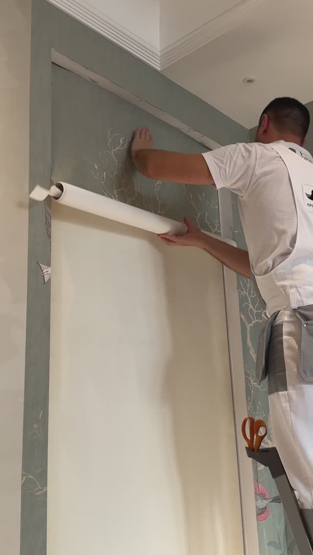 Как поклеить обои на дверь. Фреска Affresco