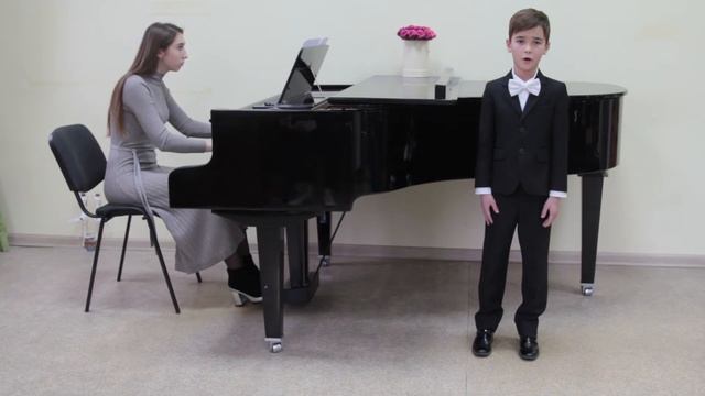 Ивашков Саша 8 лет А.Зацепин «Ты слышишь, море» Педагог Лариса Рудакова