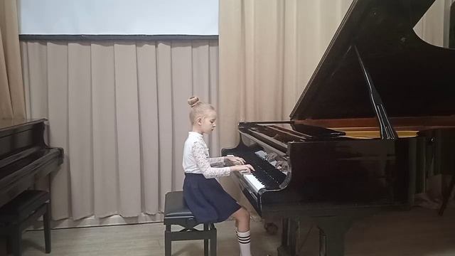 Анастасия Владимирова.И.С. Бах- Менуэт до минор, К. Черни- Этюд до мажор