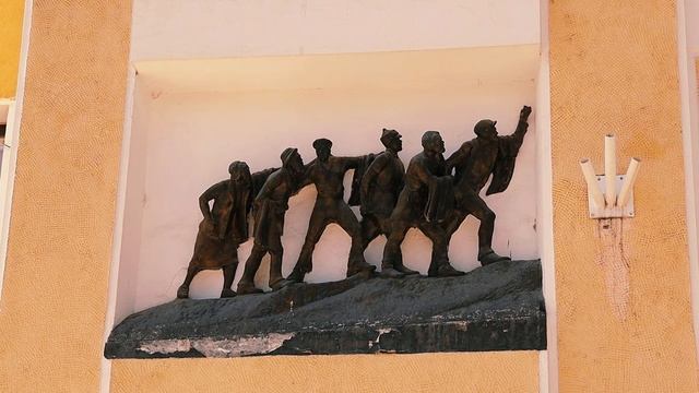 Октябрьские ванны в Кисловодске. Грязелечебница на Курортном бульваре.