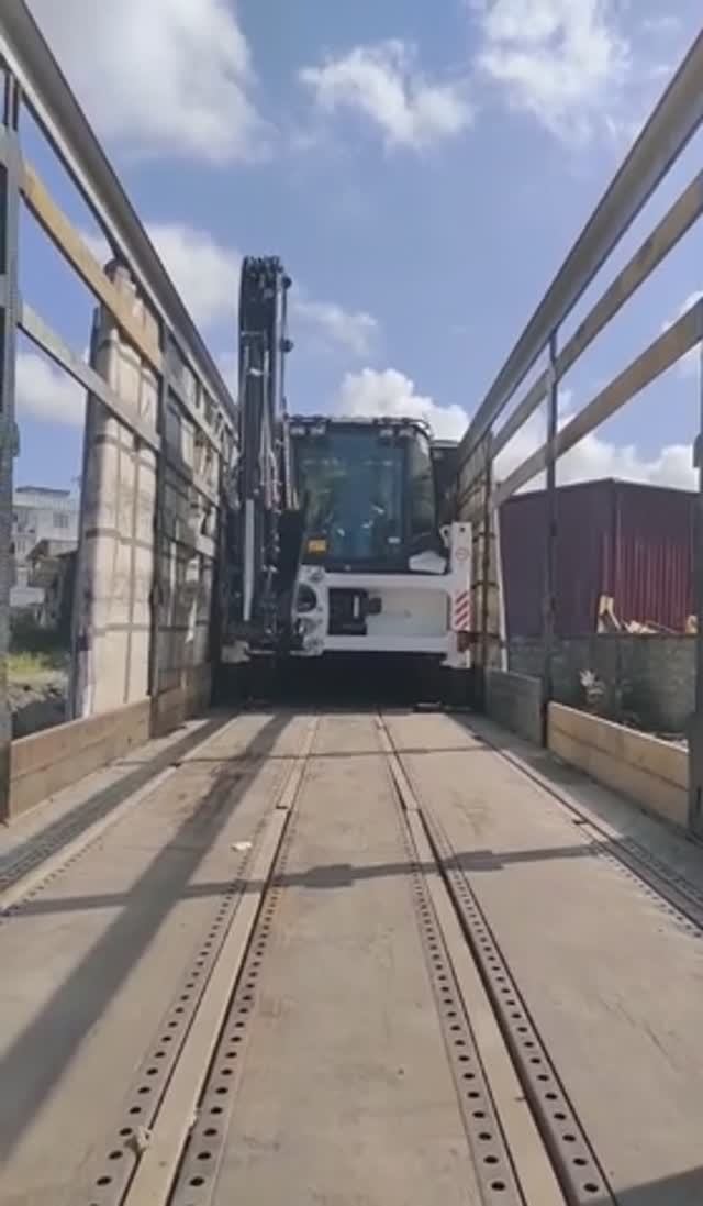 Hidromek 102S A5 Alpha | 24-MOTORS.RU