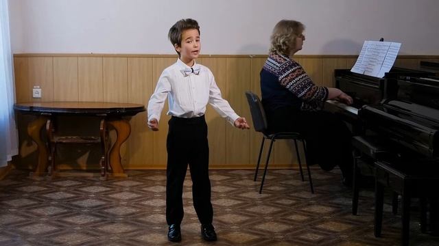 (Дубна) Ивашков Георгий 7 лет 1.Э.Ди Капуа "Мое солнышко" 2.Л.Денца "На качелях" Педагог И.Ильина