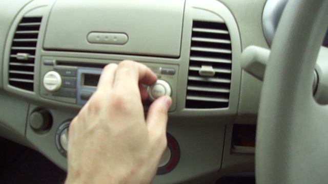 2002 Ниссан Марч