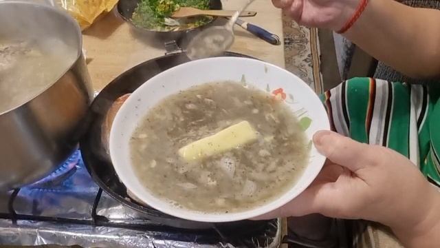 фкусная минутка- тушёная капуста от моего отчима, а также....