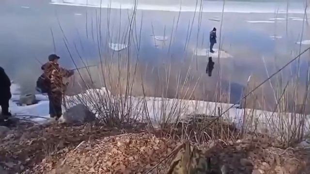 на льду