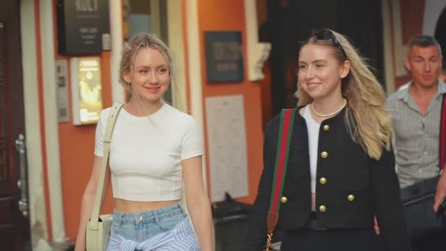 4K. Top new walking tour of famous places in Moscow with beautiful young people.