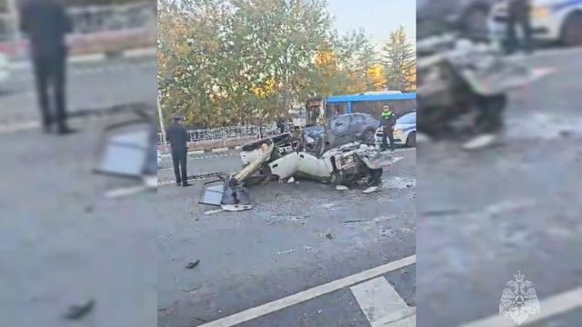 В Сочи спасатели деблокировали из салона автомобиля травмированного мужчину