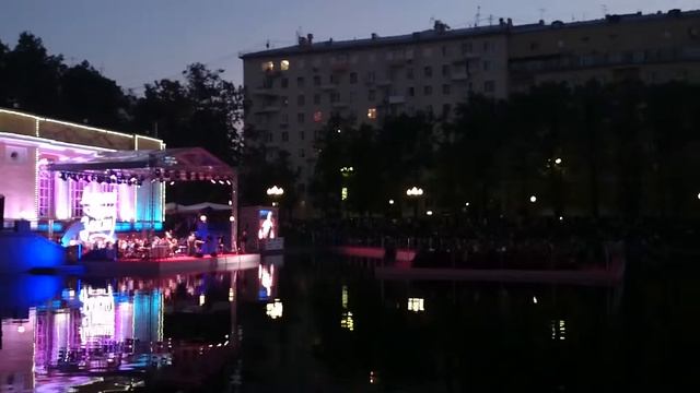 Опера на Патриарших прудах
