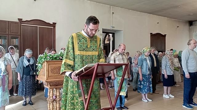 Апостол дня на церковнославянском. Неделя 8 по Пасхе. День Святой Троицы