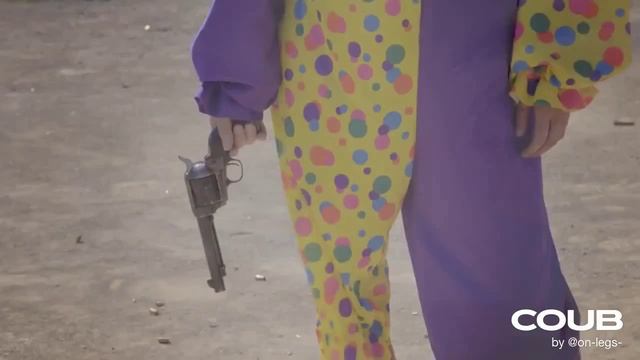Game of clowns (cut)