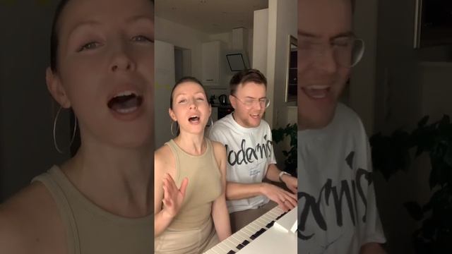 А не спеть ли мне песню/Батарейка | кавер Чиж и Ko | Дуэт РИМСКИЕ #shorts