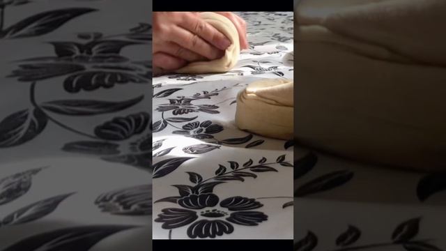 Восточные слоеные лепешки Катлама #shortsvideo #рецепты #birds #food #еда #cooking