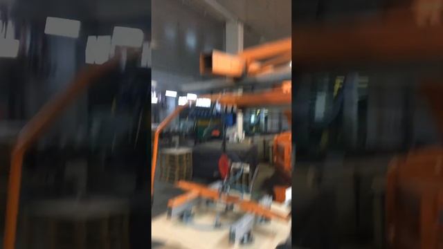 Достаем термопанель с конвейера