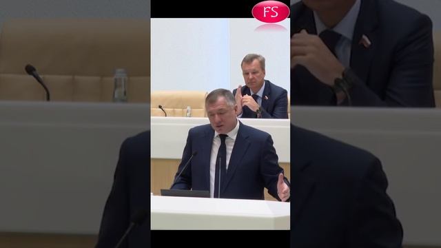 Матвиенко призвала Хуснуллина заплатить налоги за проживание в недострое.