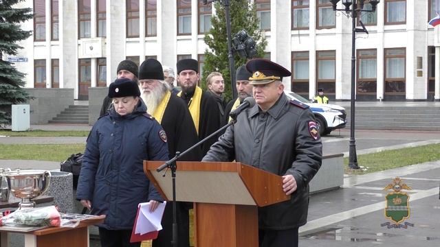 Торжественная церемония передачи автомобилей сотрудникам Госавтоинспекции