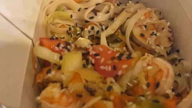 Вок с Овощами и Креветками, Мисо Суп: Вкусная Распаковка Продолжается | Bite Bliss Chronicles