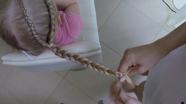 Прически для детей на каждый день в школу / Две косы наизнанку в одной косе / Прически для девочек