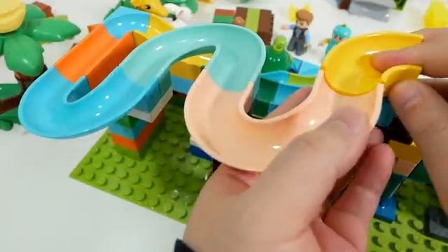 ВЕСЕЛЫЕ ГОРКИ! Лего  блоки ☆  Конструктор Marble Run! ASMR - Вверх, вниз, влево и вправо! извилистый