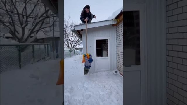 Мама чуть не упала в обморок, пока он поднимался 🙈