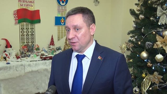 Подарки от председателя Молодечненского райисполкома для детей, встречающих Новый год в больнице