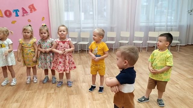 Песня для малышей «Осень, осень»