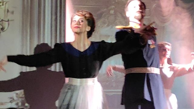 Спектакль "Розовое платье" в "Новом театре". Фрагменты.