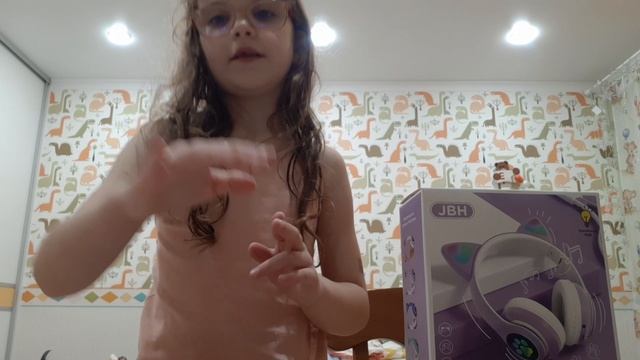 Распаковка наушников и смотрим другие игрушки!