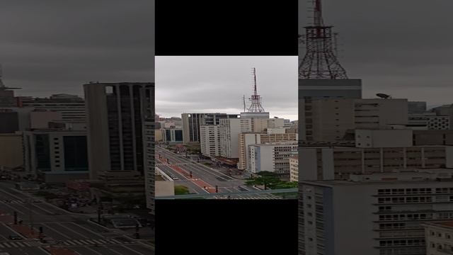 На крыше в São Paulo на Paulista Avenue