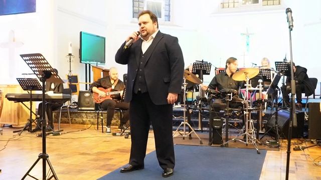 Олег Полпудин и ансамбль "Symphony" исполняют "Caruso". Собор Святого Андрея, 21 ноября