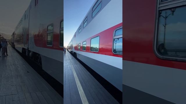 Туристический поезд «В Карелию» подъезжает к станции Сортавала-Центр