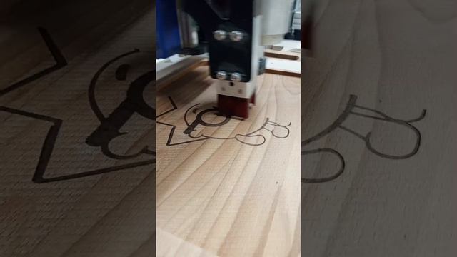 Доска для подачи шашлыка. Угадайте фамилию именинника?😜