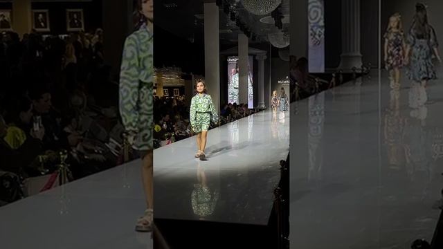 Модель UMODEL Лиля Ч. на Estet Fashion Week, дизайнер Евгения Климкова.