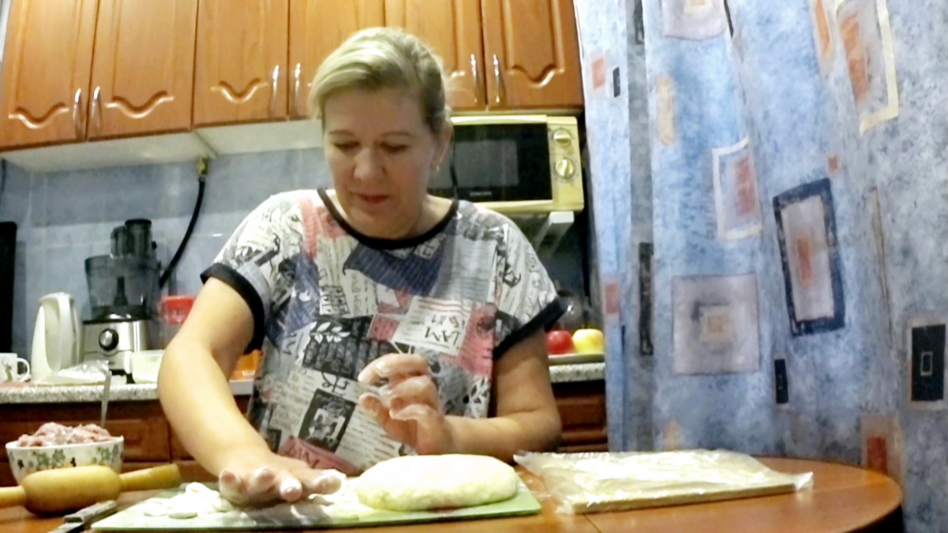 Не зима,не осень/Налепила домашние пельмени/Лёгкий дневной перекус😄