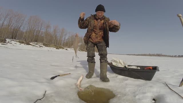 Зимняя (весення) рыбалка в Сибири 13