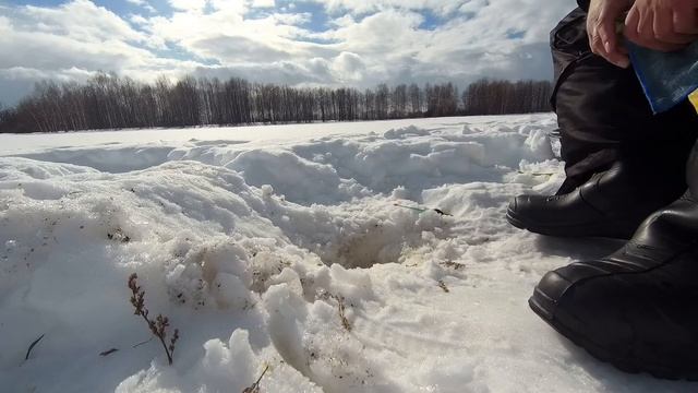 РЫБАЛКА НА ВОЛГЕ В ШТОРМ | ЛОВЛЯ ПЛОТВЫ НА УДОЧКУ