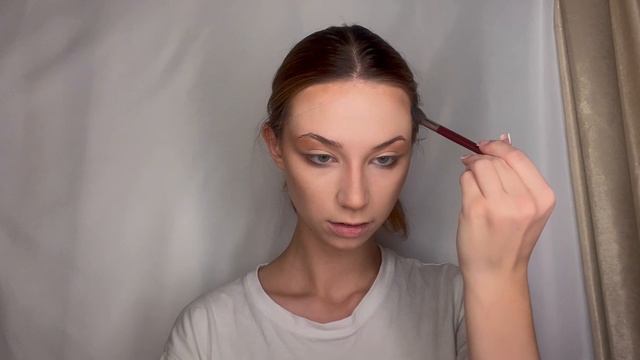 ВЕЧЕРНИЙ МАКИЯЖ С ЖЕЛТЫМ ОТТЕНКОМ