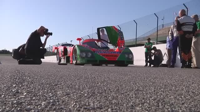 Прототип Mazda 787B победитель Ле-Мана-1991 @ Circuito Mallorca Rennarena — за кадром
