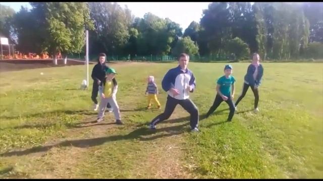 Зарядка под музыку #ПапинДень2020 и #СпортивныйПапа2020